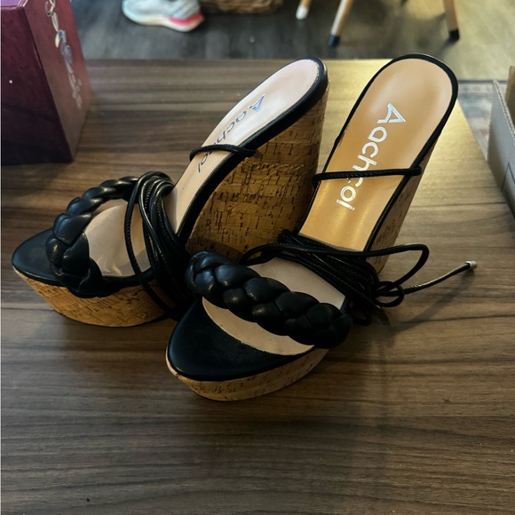 Platform heels - Picture 2 of 2